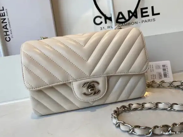 Firstbag Ru CHANEL 20CM BAG LAMBSKIN FLAP 0605